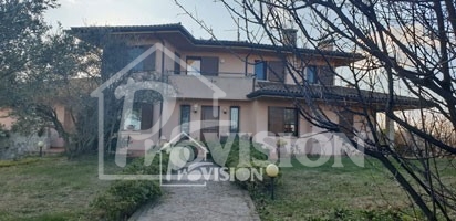RIF. 11/32 DOMAGNANO – VILLA CON PISCINA