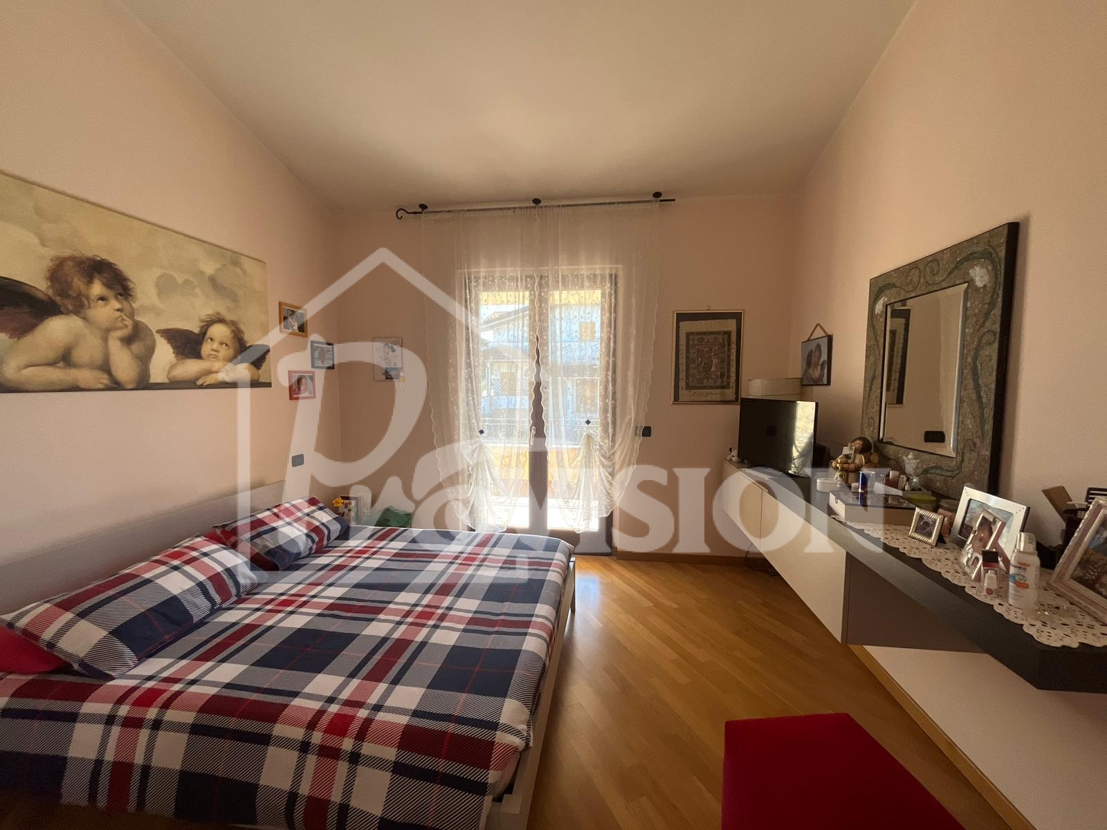 RIF. 9/52 CASA A SCHIERA SERRAVALLE