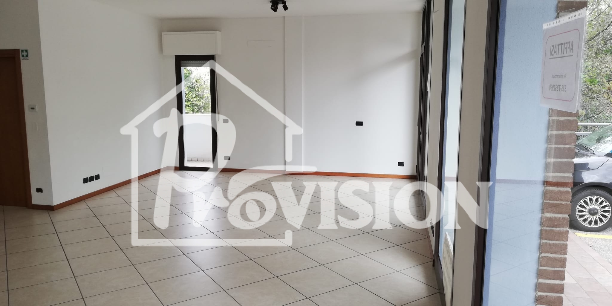 RIF. 3/101 NEGOZIO/APPARTAMENTO BORGO MAGGIORE